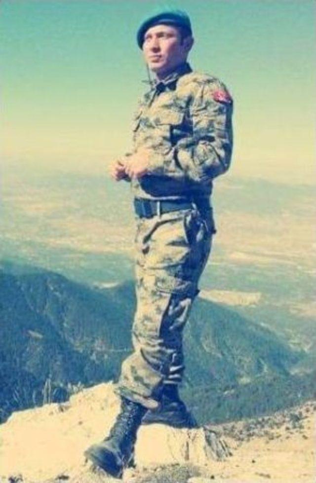 Kazada &Ouml;len Gence Askeri T&ouml;ren 1