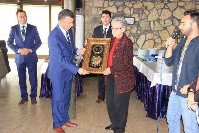 Filistinli &Ouml;ğrencilere Veda Yemeği 2