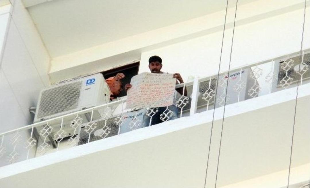 Şanlıurfa B&uuml;y&uuml;kşehir Belediyesinde İntihar Girişimi