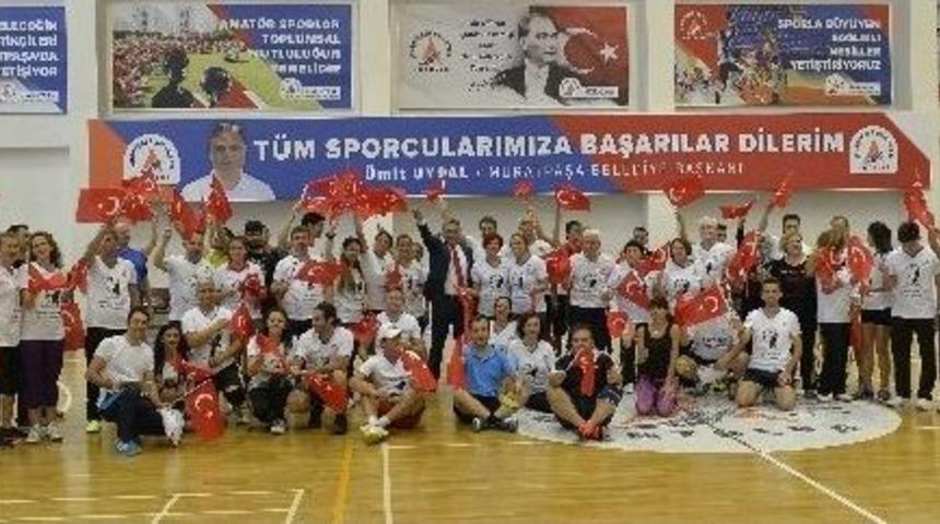 Cumhuriyet İ&ccedil;in Kula&ccedil; Attılar