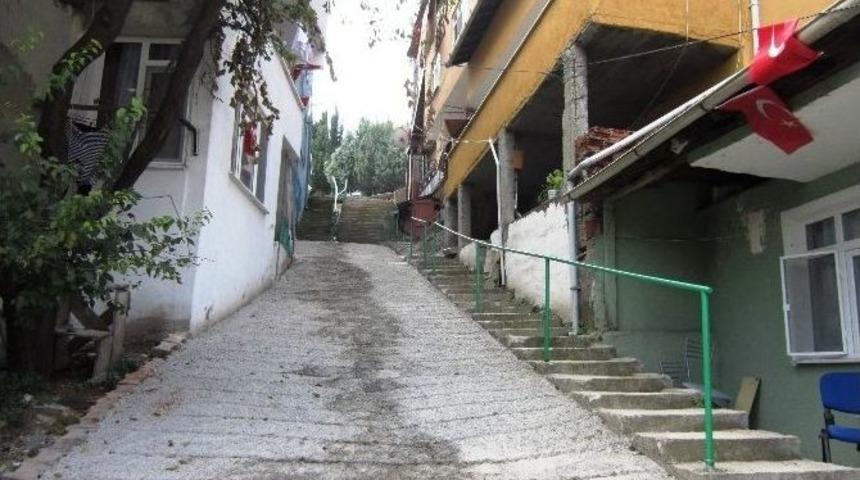 İzmit&rsquo;te Beton Yol &Ccedil;alışmaları S&uuml;r&uuml;yor