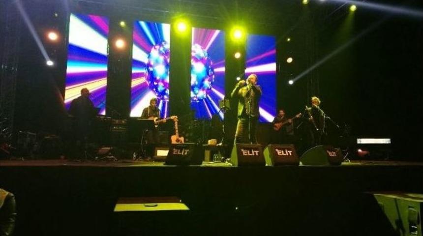 Biga&rsquo;da Fener Alayı Ve Cumhuriyet Konseri D&uuml;zenlendi