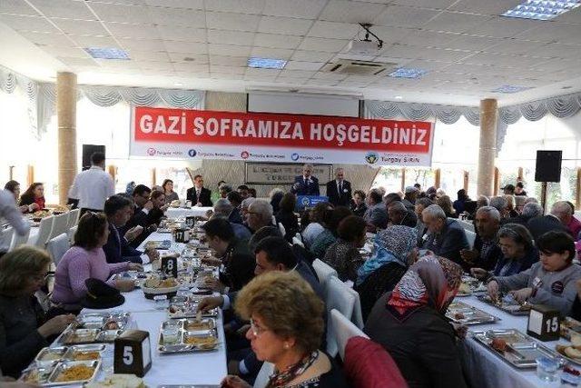 Turgutlu’da ’gazi Sofrası’nda Birlik Ve Beraberlik Mesajları Verildi