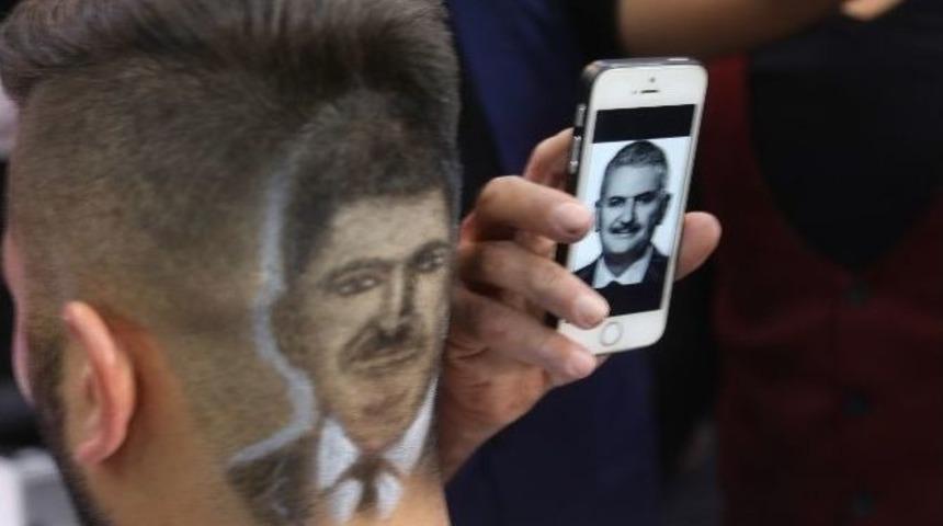 Başbakan&rsquo;ın Portresini Sa&ccedil;a Yansıttı