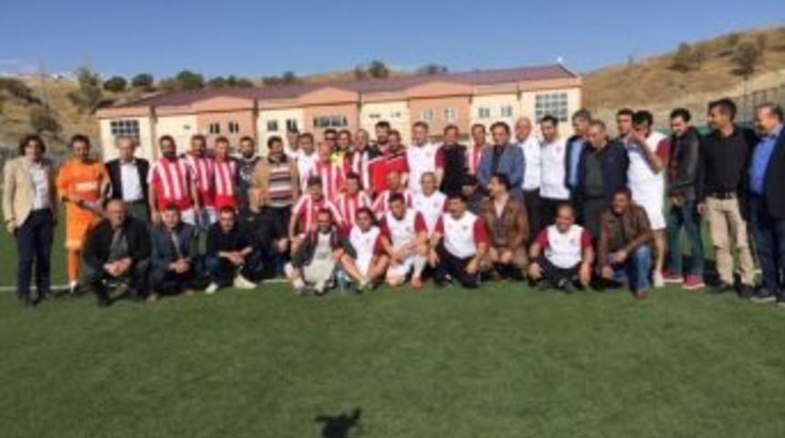 Yeşil Sahada Elazığ - Malatya Dostluğu