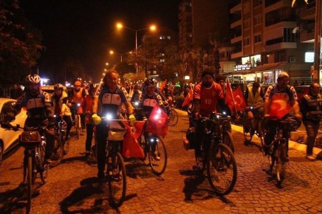 Bergama&rsquo;da Cumhuriyet Coşkusu Doyasıya Yaşandı