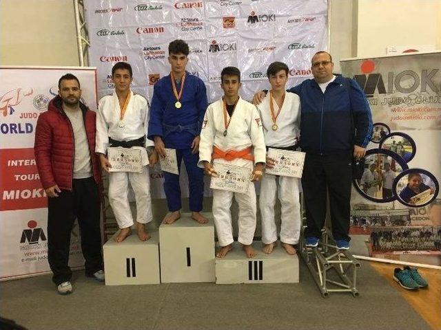 Manisa B&uuml;y&uuml;kşehir&rsquo;li Sporculardan Makedonya&rsquo;da B&uuml;y&uuml;k Başarı 1