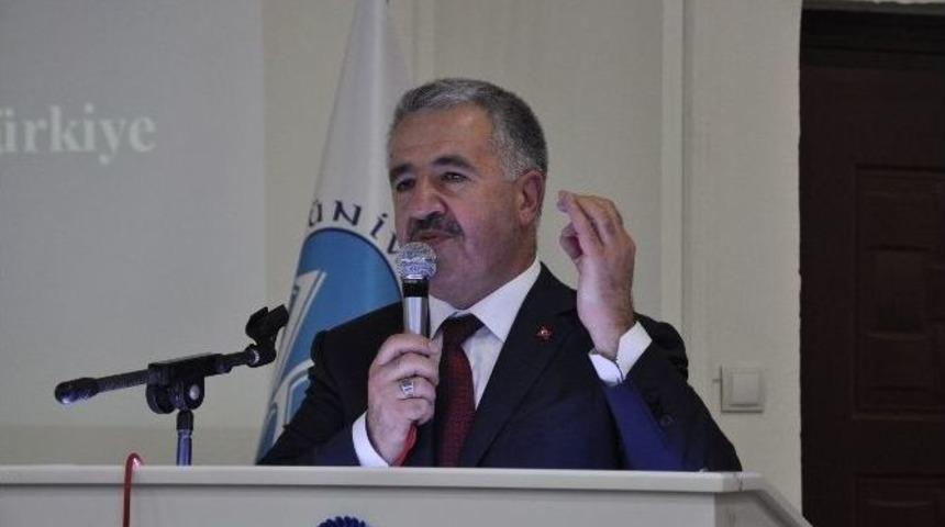 Bakan Arslan, Kafkas &Uuml;niversitesi&rsquo;nin Akademik Yılı A&ccedil;ılışına Katıldı