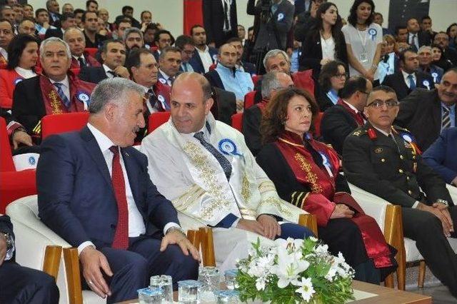 Bakan Arslan, Kafkas Üniversitesi’nin Akademik Yılı Açılışına Katıldı