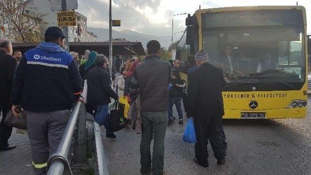 Afişler Metroyu Durdurdu