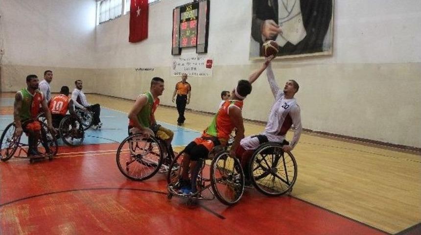 Yosk Galibiyetle Başladı