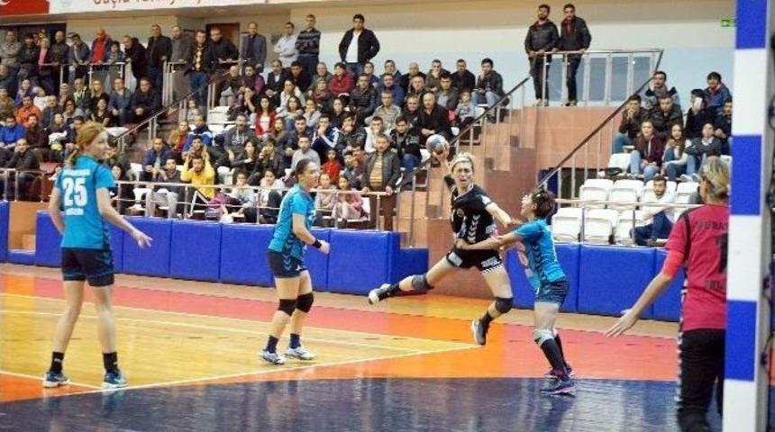 T&uuml;rkiye Hentbol Bayanlar S&uuml;per Ligi