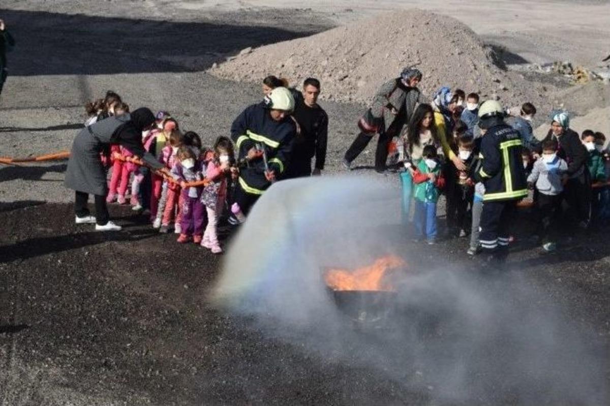 Anaokulu &Ouml;ğrencileri Osb İtfaiye M&uuml;d&uuml;rl&uuml;ğ&uuml;n&uuml; Ziyaret Etti