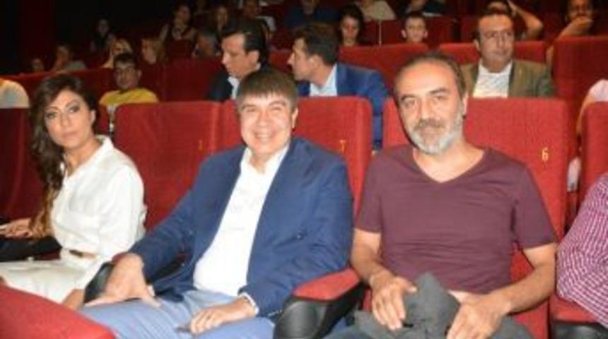 Yılmaz Erdoğan &rsquo;ekşi Elmalar&rsquo;ı Sinemaseverlerle Birlikte İzledi