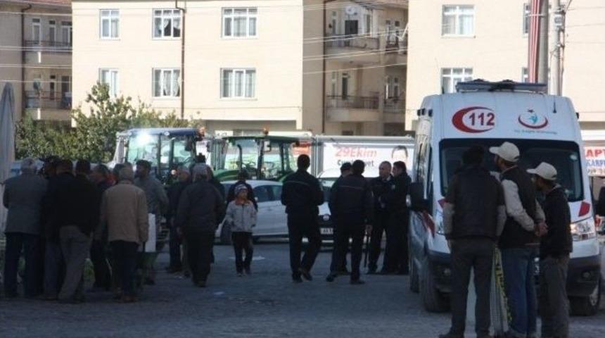 Pazarda Yer Kavgası: 2 Yaralı