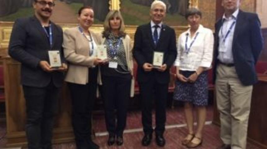 A&ccedil;ık&ouml;ğretim Sistemi&rsquo;ne Uluslararası Kalite Ortağı Belgesi