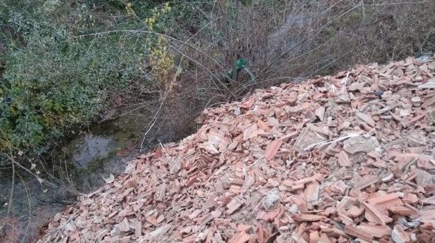 Hisarcık&rsquo;ta &Ccedil;ayların Kirletilmesi &Ouml;nlenemiyor