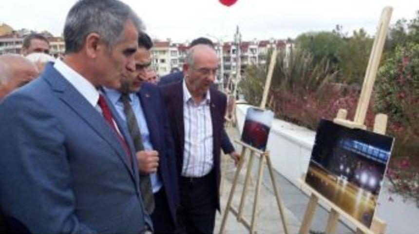 Nil&uuml;ferli Ak Gen&ccedil;lerden &lsquo;demokrasi Ve Cumhuriyet&rsquo; Sergisi