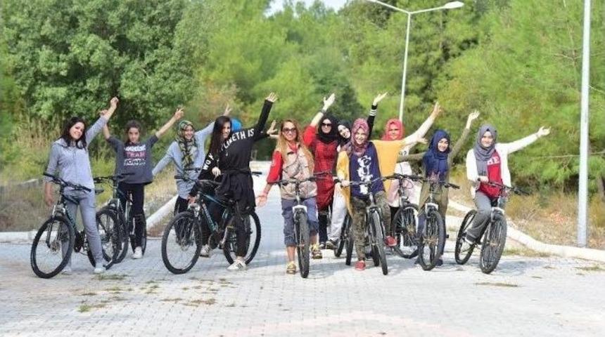 Anneler İle Kızları Kampta Kaynaştı