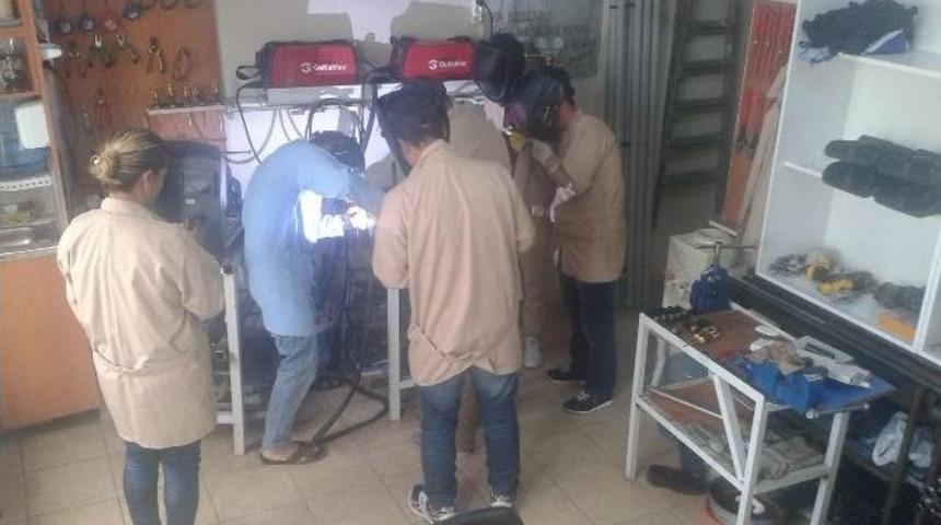 Mersin&rsquo;de Denetimli Serbestlik İle Cezaevinden &Ccedil;ıkan H&uuml;k&uuml;ml&uuml;ler Meslek Sahibi Oldu