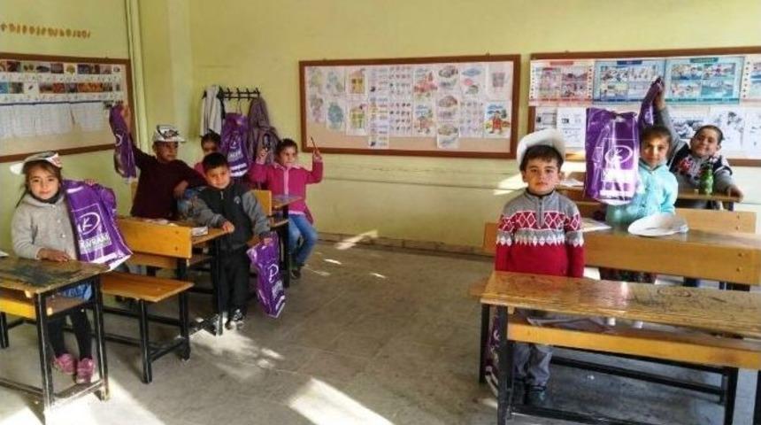 Kavram&rsquo;dan &Ouml;ğrencilere Kırtasiye Yardımı