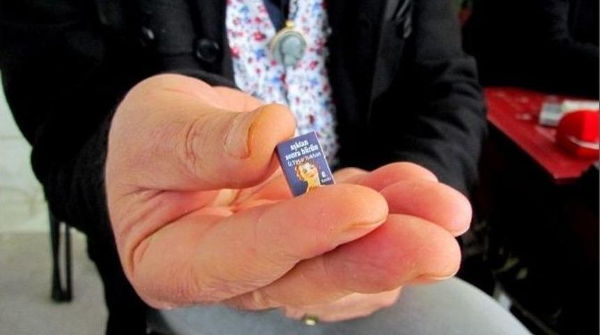 İşte D&uuml;nyanın En K&uuml;&ccedil;&uuml;k, En Hafif Ve En Pahalı Şiir Kitabı