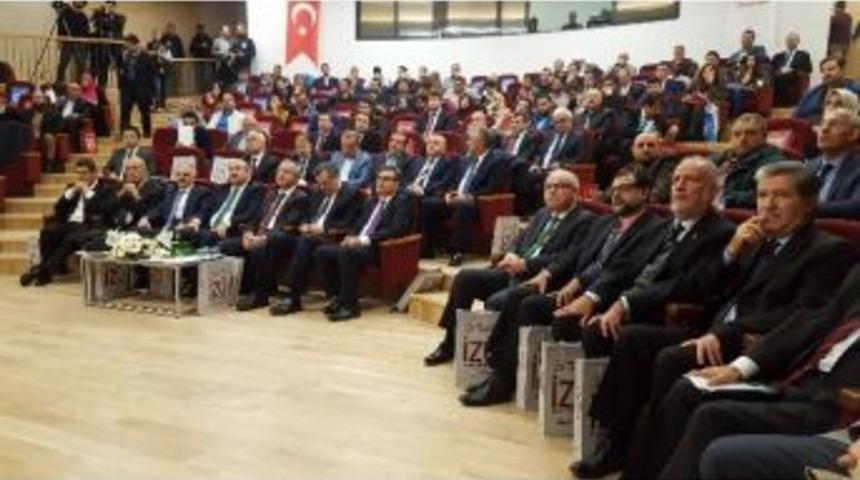 İz&uuml;&rsquo;den İslam Ekonomisi Adına &Ouml;nemli Adım