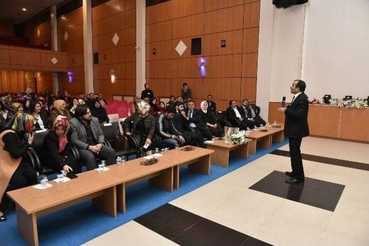 Gümüşhane’de ‘çocuğunuzun Farkında Mısınız?’ Konulu Seminer Düzenlendi G4