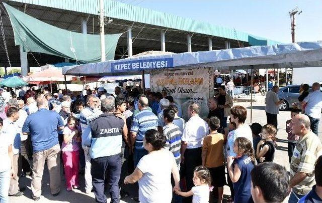 Tütüncü’den Aşure İkramı