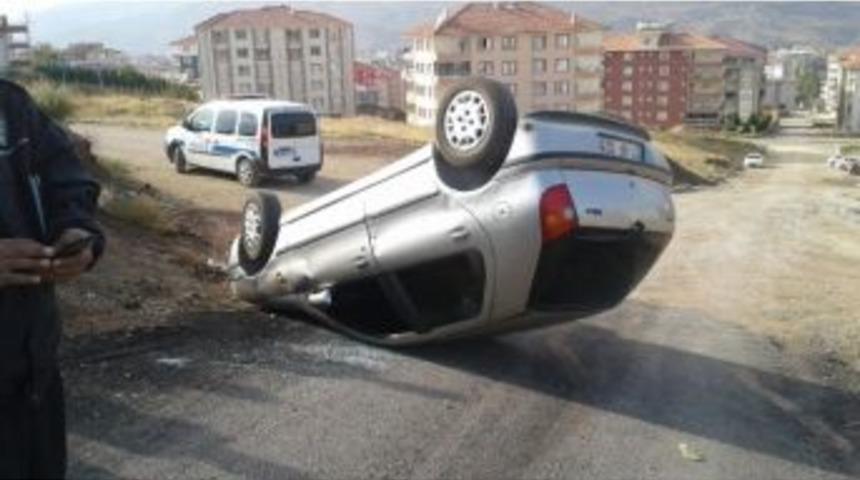 G&ouml;lbaşında Otomobil Takla Attı