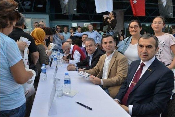 Antalya Konyaaltı Kitap Fuarına Büyük İlgi G4