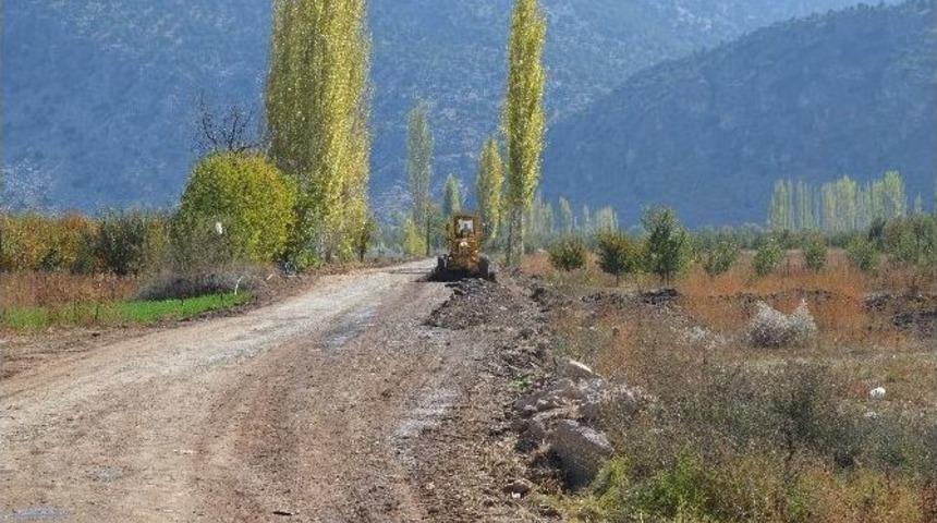 Elmalı Kuzuk&ouml;y-imircik Yolu Asfalta Hazırlanıyor