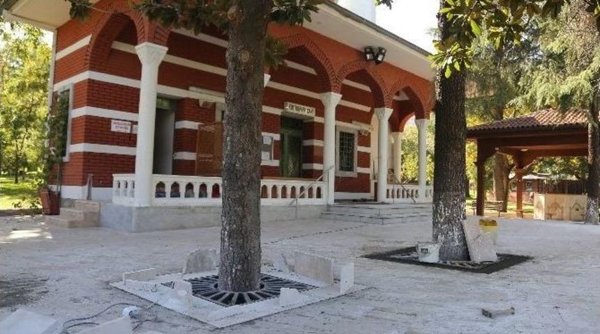 K&uuml;lt&uuml;rpark Camii Yenilendi