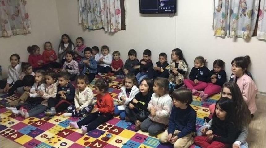 Sarıg&ouml;ll&uuml; &Ccedil;ocuklara Masal Zamanı