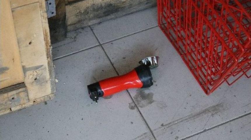 At Arabalı Hırsızlar G&uuml;venlik Kameralarına Yakalandı