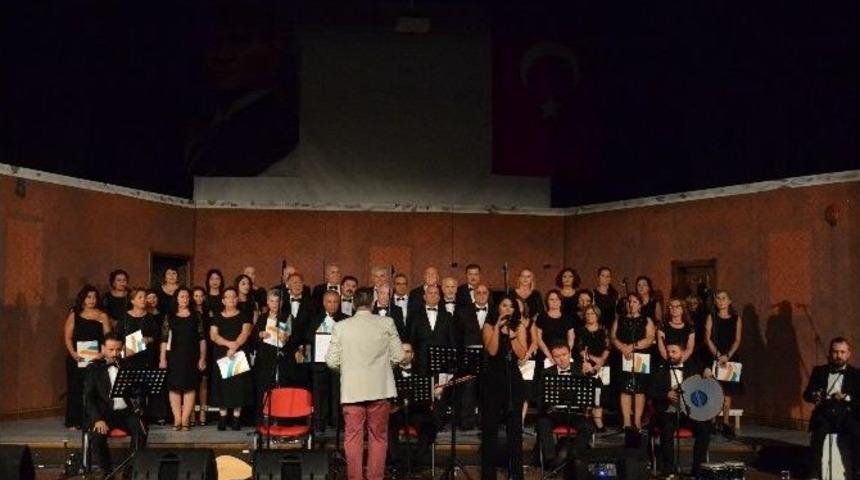 Konyaaltı Belediyesi&rsquo;den, Cumhuriyet Konseri