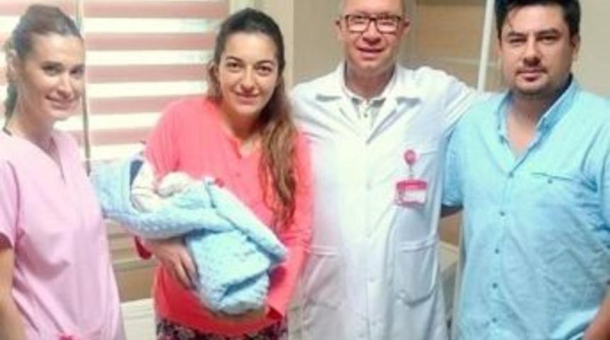 Sezaryenli Anne Normal Doğum Yaptı