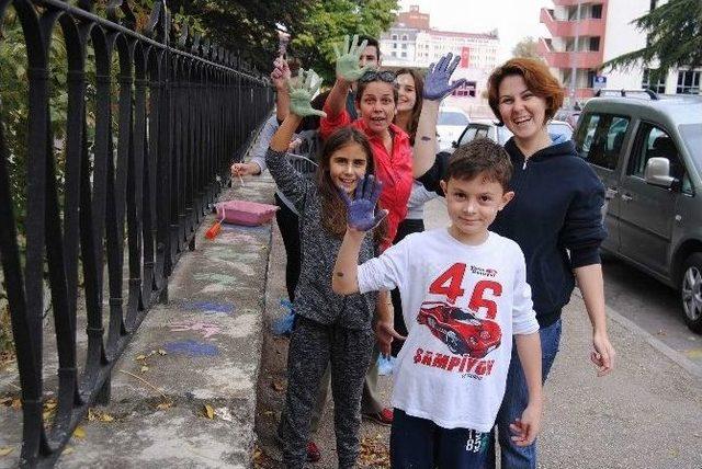 Üniversiteli Gençlerden, İlkokula Renkli Katkı