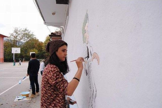 Üniversiteli Gençlerden, İlkokula Renkli Katkı