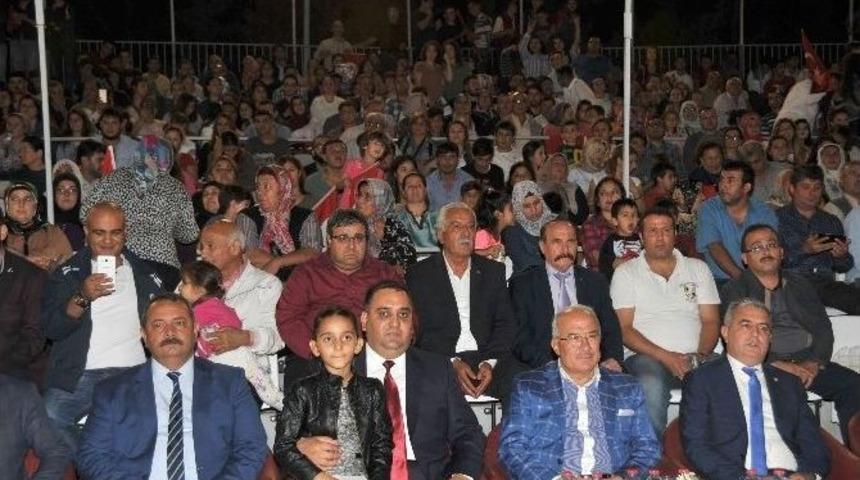 Tarsus&rsquo;ta "demokrasi Ve Cumhuriyet Konseri"