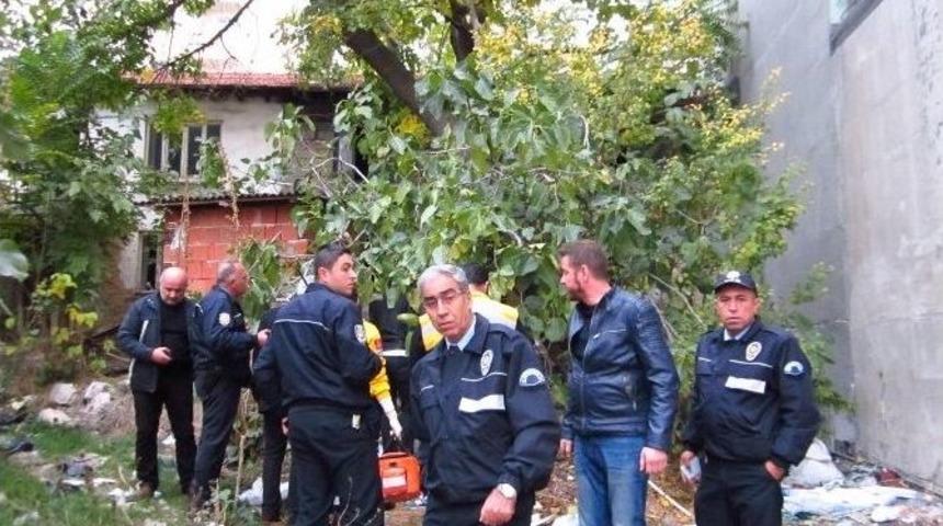 Kanlar İ&ccedil;inde Bulunan Şahsa Saldırının Sebebi Bilen Yok