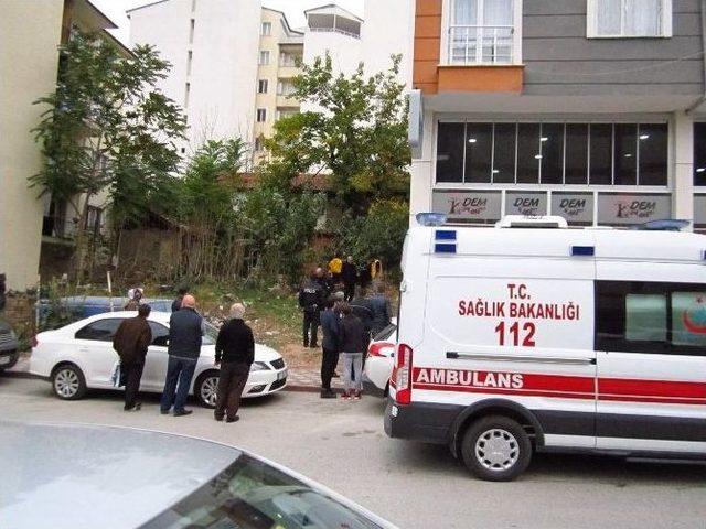 Kanlar İçinde Bulunan Şahsa Saldırının Sebebi Bilen Yok