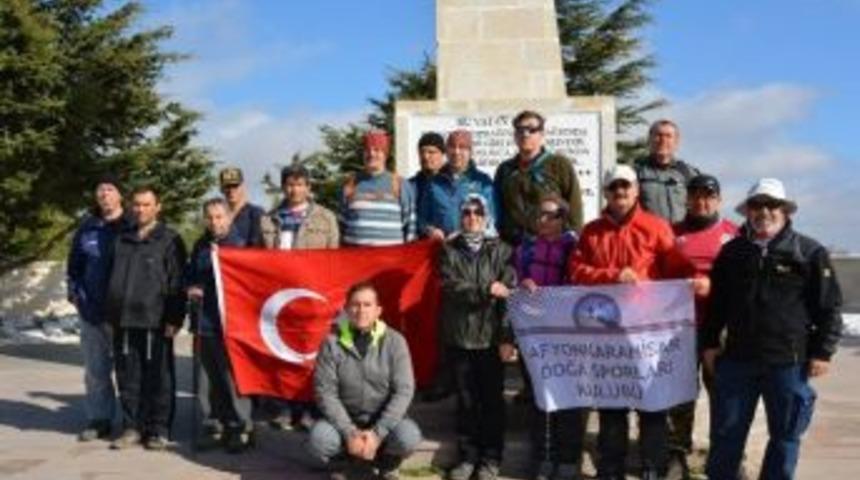 Afdos&rsquo;lu Sporcular &Ccedil;iğiltepe Şehitliğine Y&uuml;r&uuml;d&uuml;
