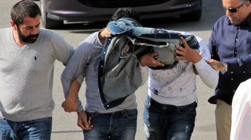 Kiraladıkları Araca &Ccedil;alıntı Plaka Takıp Hırsızlık Yaptılar