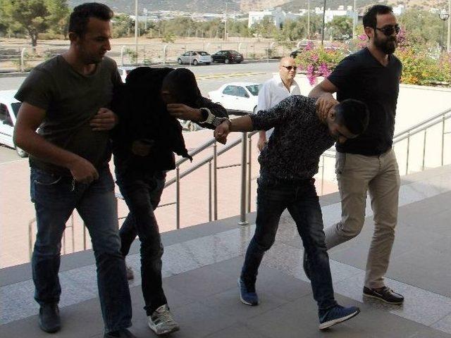 Kiraladıkları Araca &Ccedil;alıntı Plaka Takıp Hırsızlık Yaptılar 1