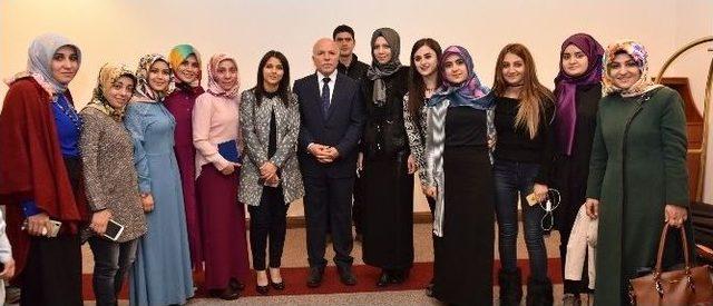 Başkan Sekmen: &ldquo;ak Gen&ccedil;lik Ak Dava&rsquo;nın &Ouml;znesidir&rdquo; 1