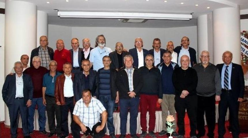 Liseli Arkadaşlar 40 Yıl Sonra Salihli’de Buluştu