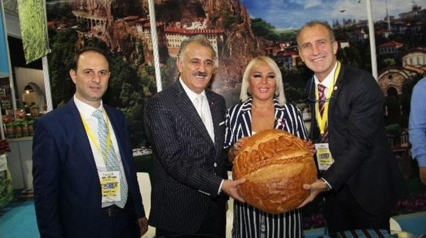 Y&ouml;resel &Uuml;r&uuml;nler Fuarı&rsquo;nın Karadeniz Standında Y&ouml;resel &Uuml;r&uuml;nler Sergilendi