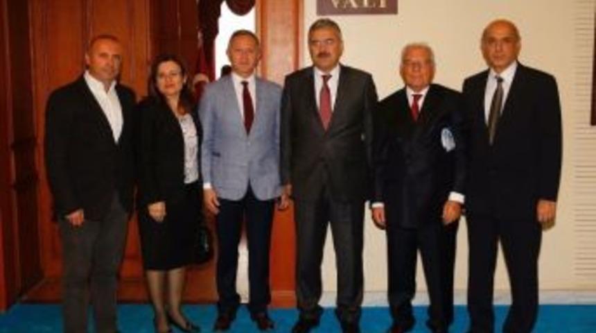 Vali Ayyıldız Sağlık Turizmi Derneği &Uuml;yelerini Ağırladı