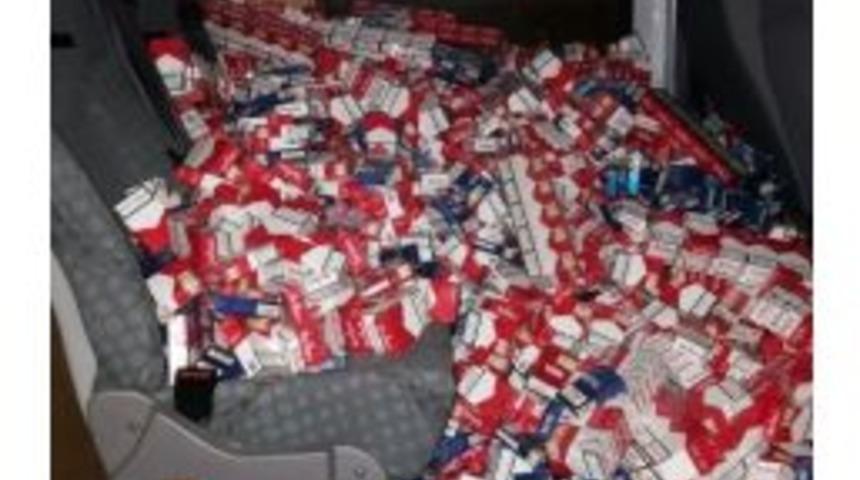 G&uuml;m&uuml;şhane&rsquo;de 4 Bin 60 Paket Ka&ccedil;ak Sigara Ele Ge&ccedil;irildi